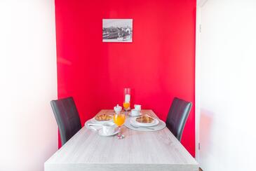 Apartments with terrace Nin, North Dalmatia