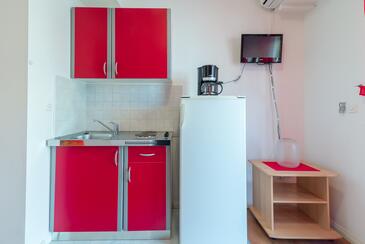Apartments with terrace Nin, North Dalmatia