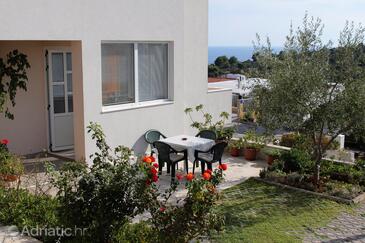 Apartments with parking space Hvar - 5686