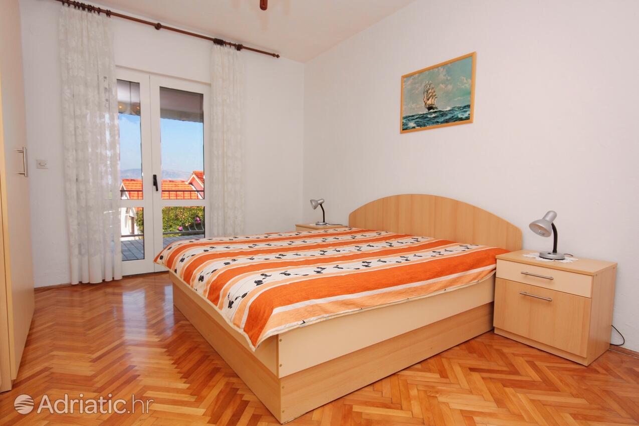 Apartmani uz more Jelsa, Hvar - 5698