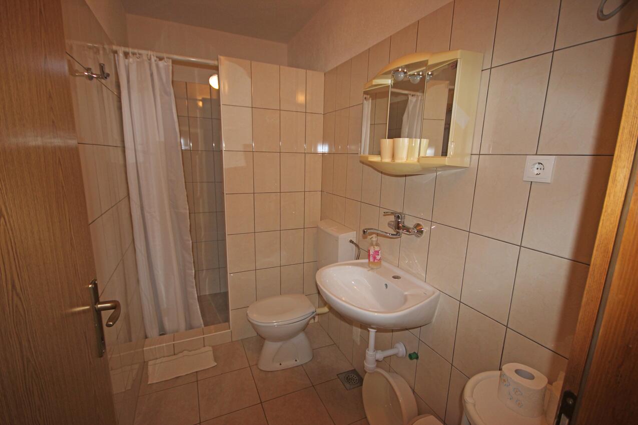 Apartmán b, pro 6 osob (A-5704-b)