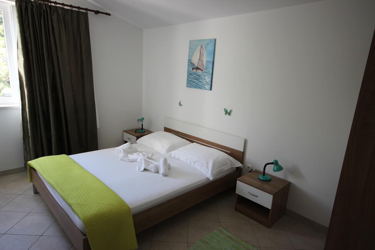 Apartmán b, pro 6 osob (A-5704-b)