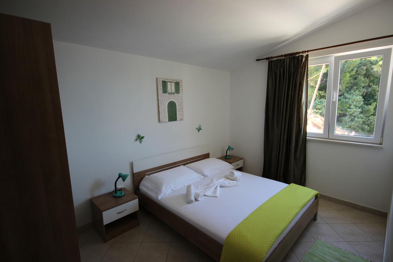 Apartmán b, pro 6 osob (A-5704-b)