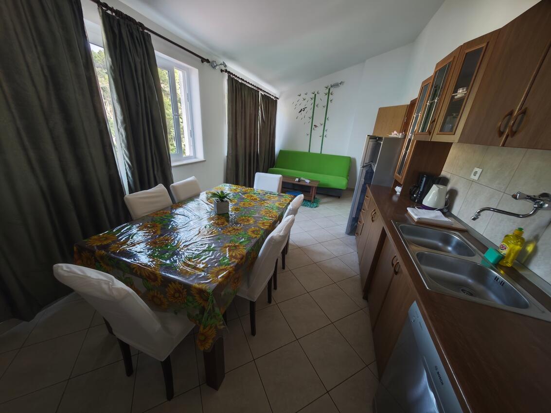 Apartmán b, pro 6 osob (A-5704-b)