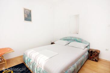 Апартаменти з паркуванням Хвар - Hvar - 5705