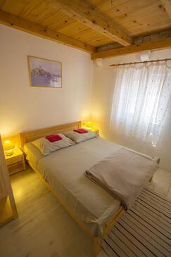 Seaside secluded apartments Cove Skozanje, Hvar - 5713