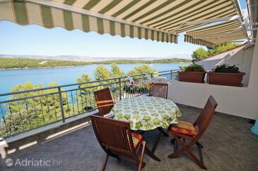 Apartments by the sea Jelsa, Hvar - 5723