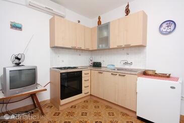 Ferienwohnungen mit Parkplatz Jelsa, Hvar - 5728