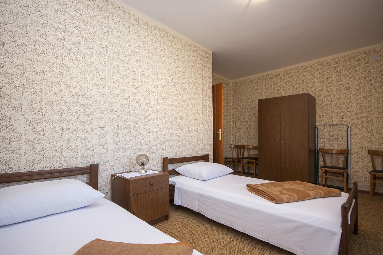 A-5736-a - Private accommodation - Apartments by the sea Brodarica, Šibenik