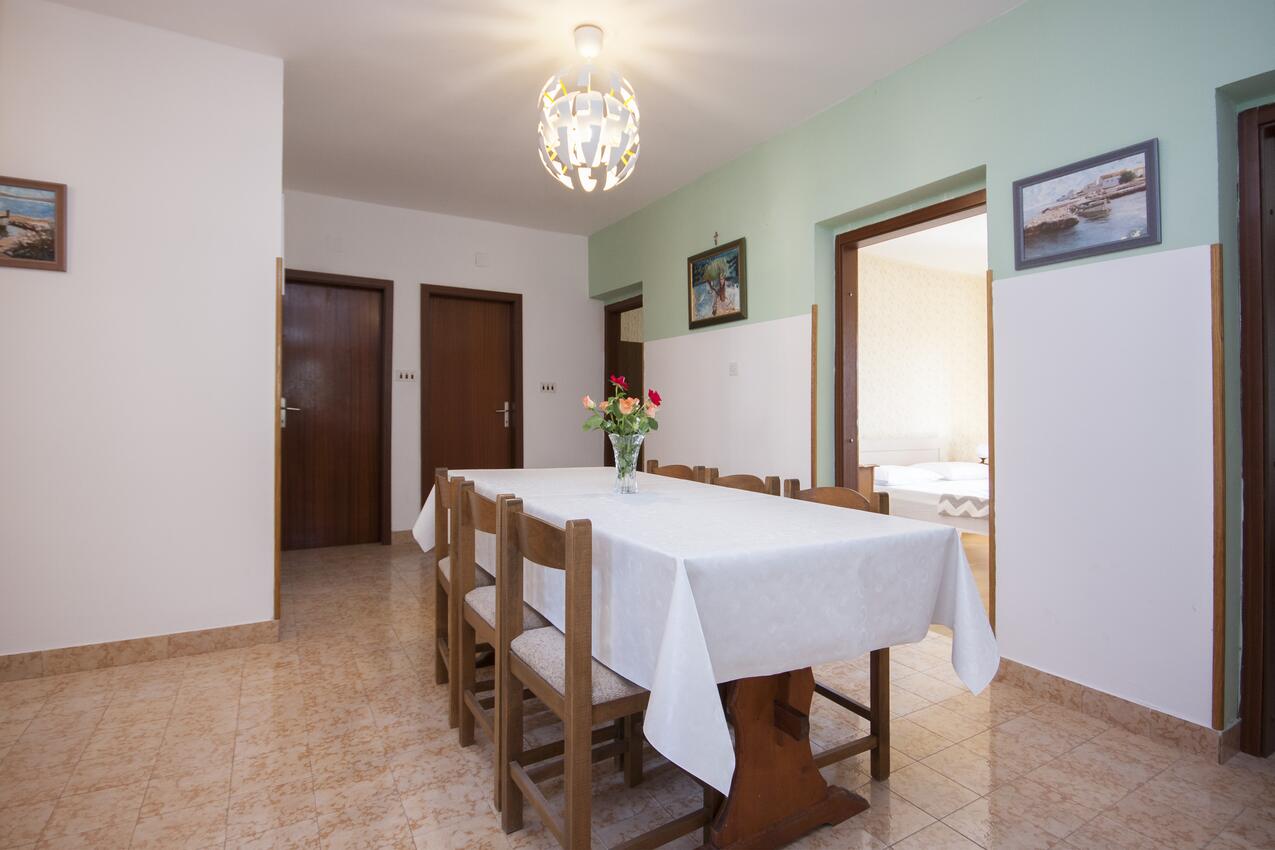 A-5736-a - Private accommodation - Apartments by the sea Brodarica, Šibenik