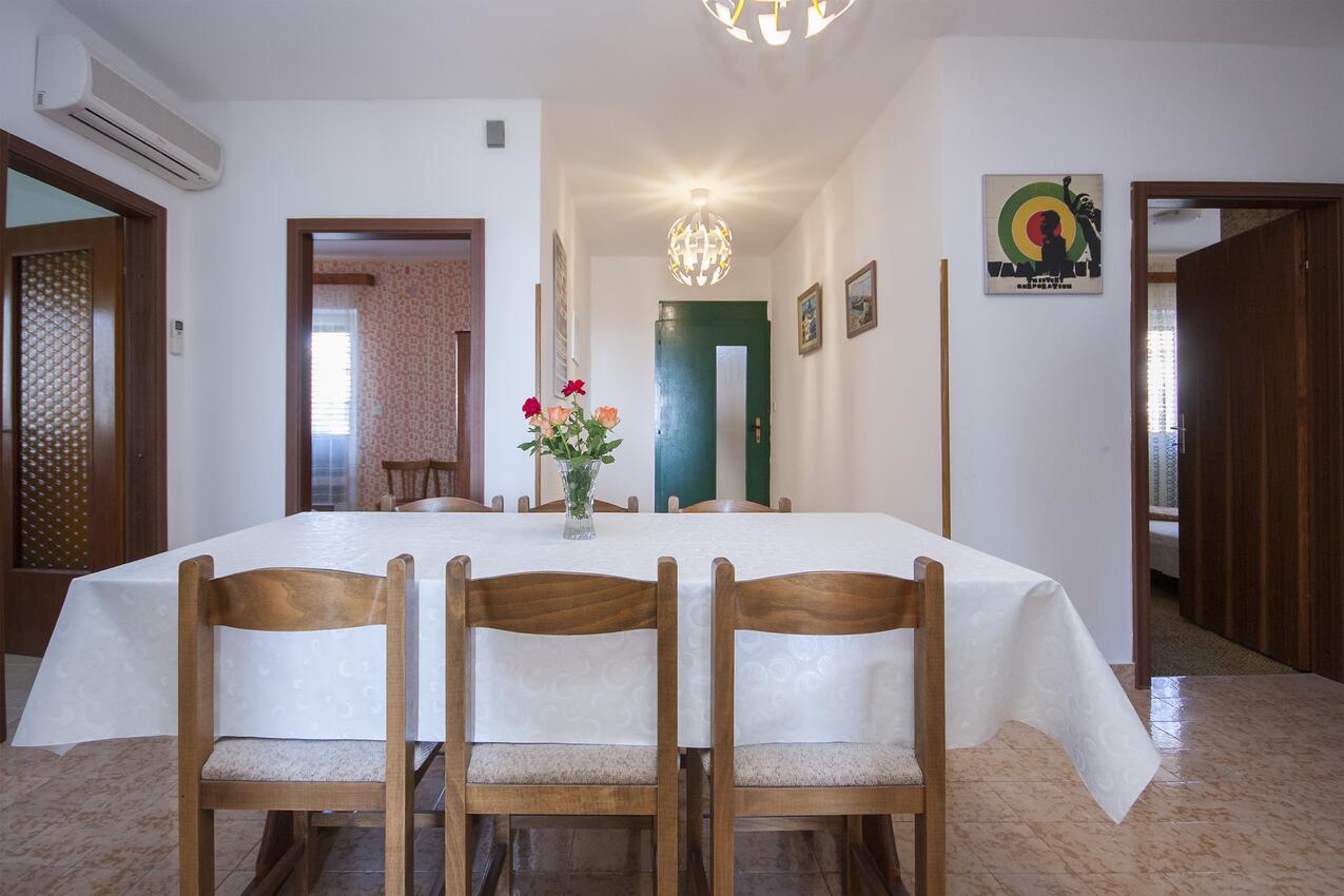 A-5736-a - Private accommodation - Apartments by the sea Brodarica, Šibenik