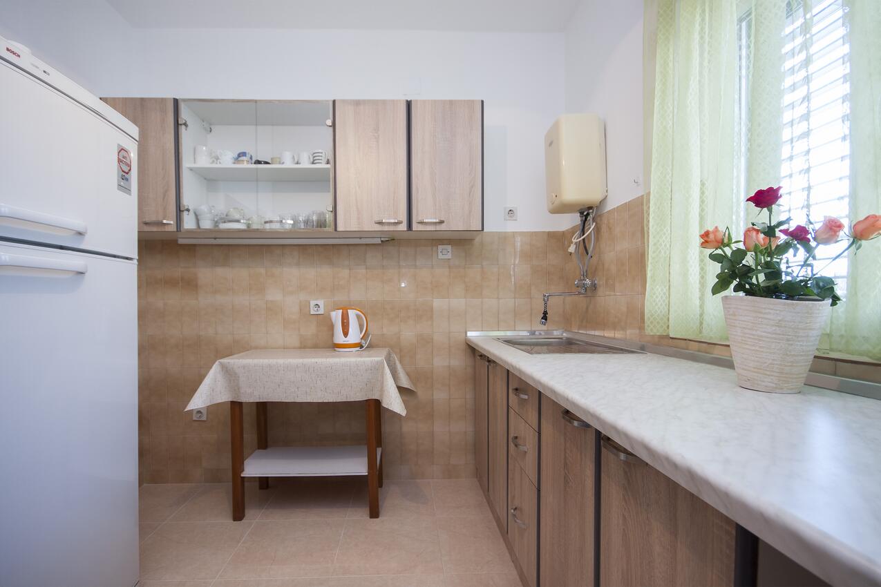 A-5736-a - Private accommodation - Apartments by the sea Brodarica, Šibenik