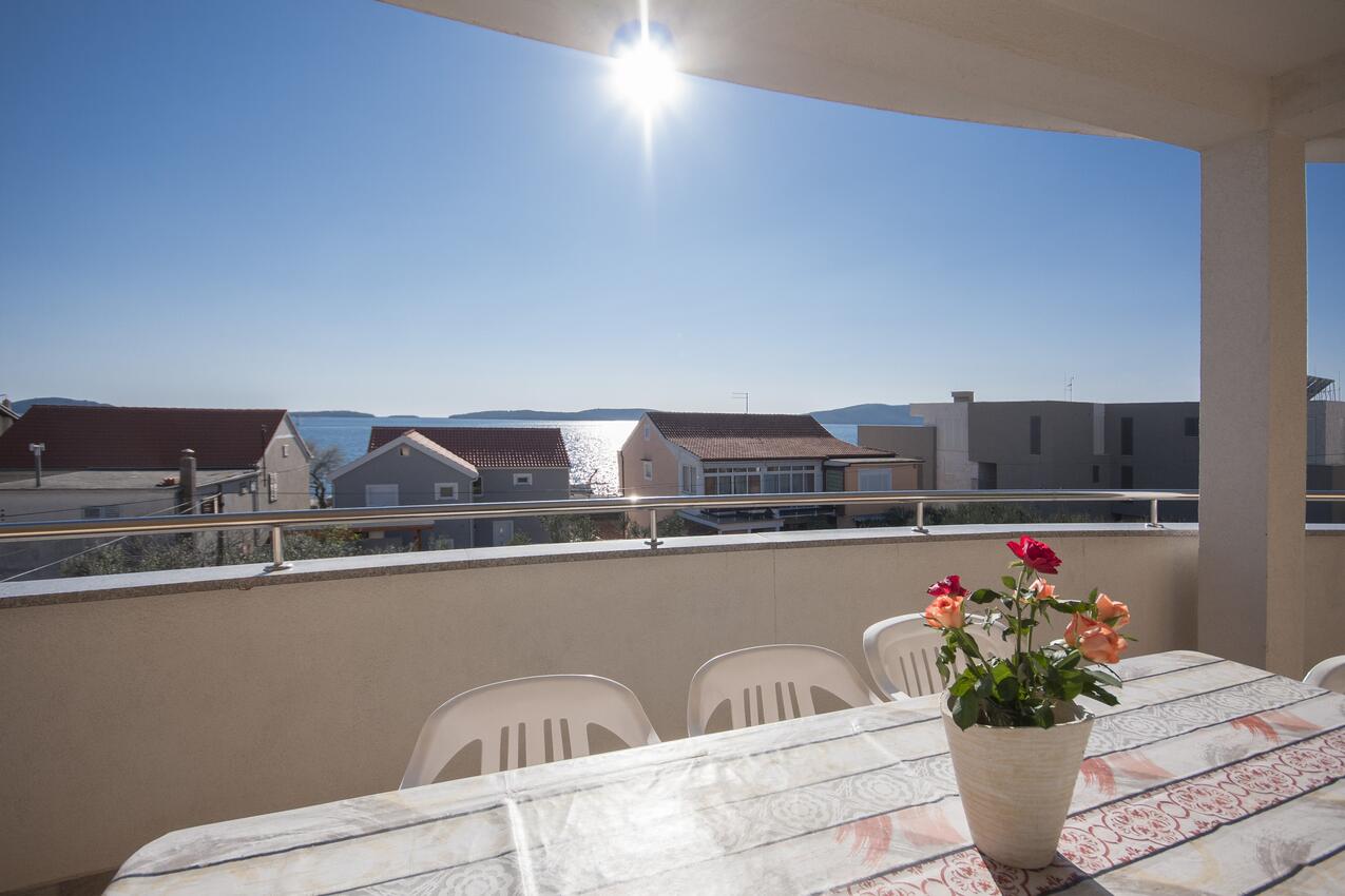 A-5736-a - Private accommodation - Apartments by the sea Brodarica, Šibenik