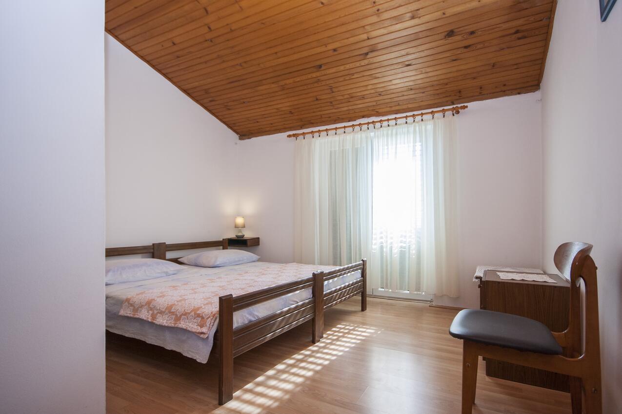 A-5736-b - Private accommodation - Apartments by the sea Brodarica, Šibenik