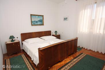 Apartments by the sea Tisno, Murter - 5738