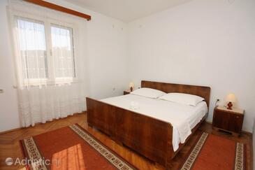 Apartments by the sea Tisno, Murter - 5738