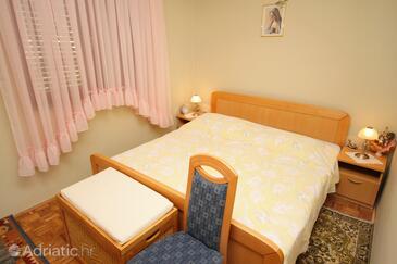 Apartments by the sea Biograd na Moru, Biograd - 5744