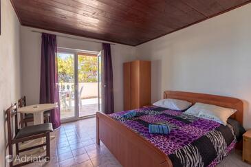 Robinzoni apartmanok a tenger mellett Öböl Torac, Hvar - 575