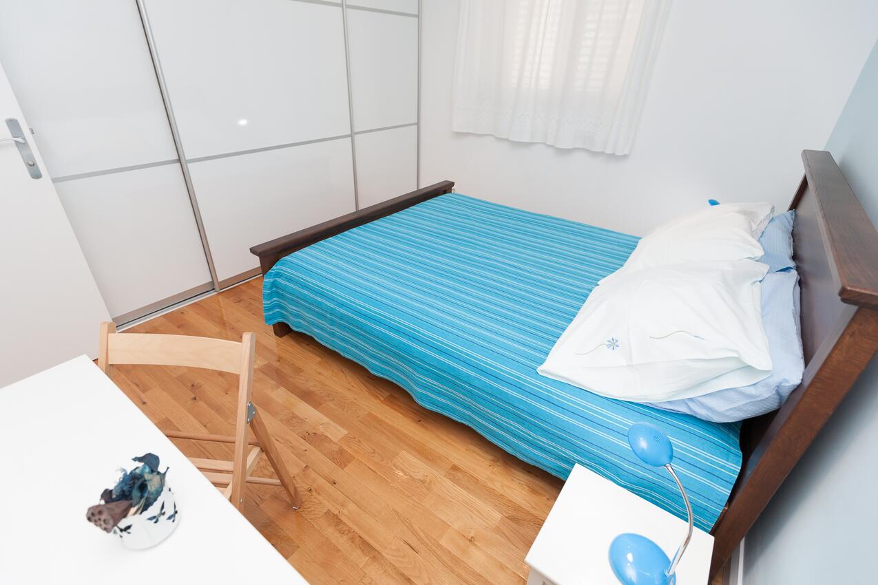 A-5760-a - Privatni smještaj - Apartmani uz more Bibinje, Zadar