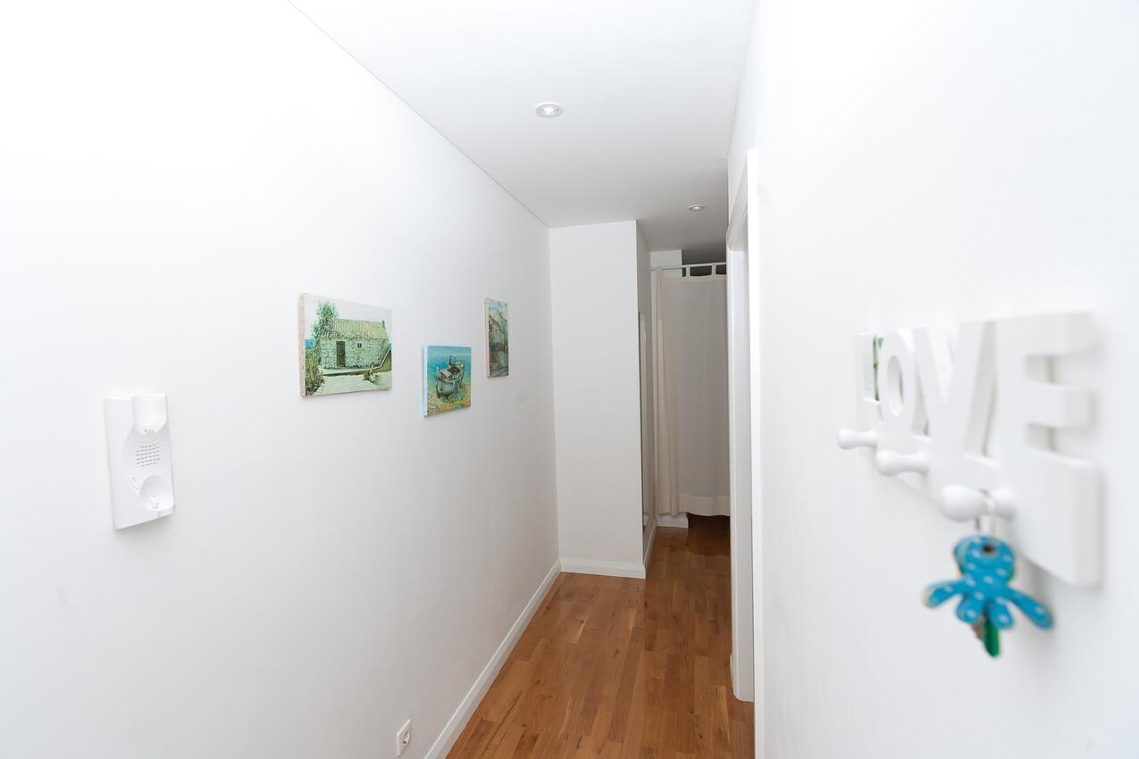A-5760-a - Privatni smještaj - Apartmani uz more Bibinje, Zadar