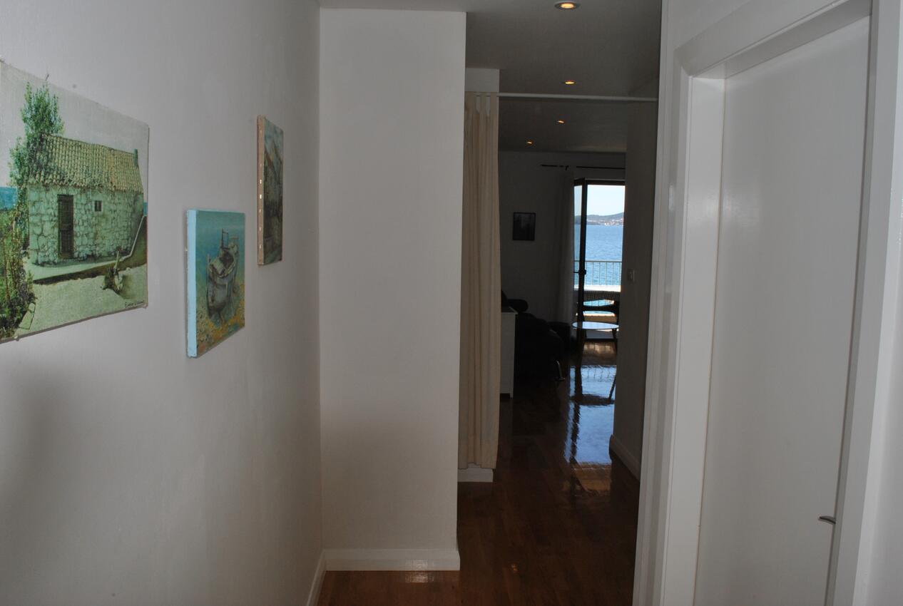 A-5760-a - Privatni smještaj - Apartmani uz more Bibinje, Zadar