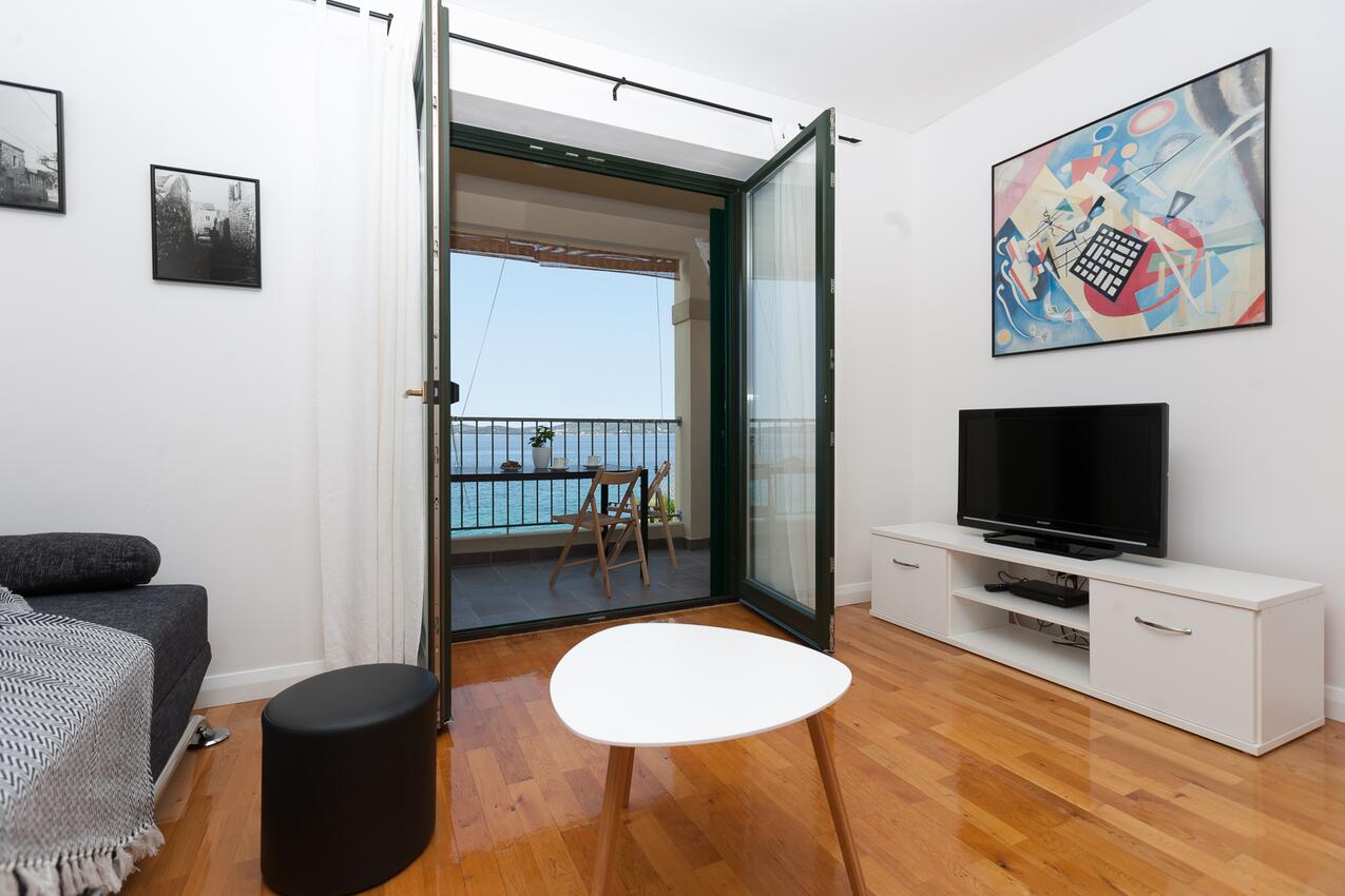 A-5760-a - Privatni smještaj - Apartmani uz more Bibinje, Zadar