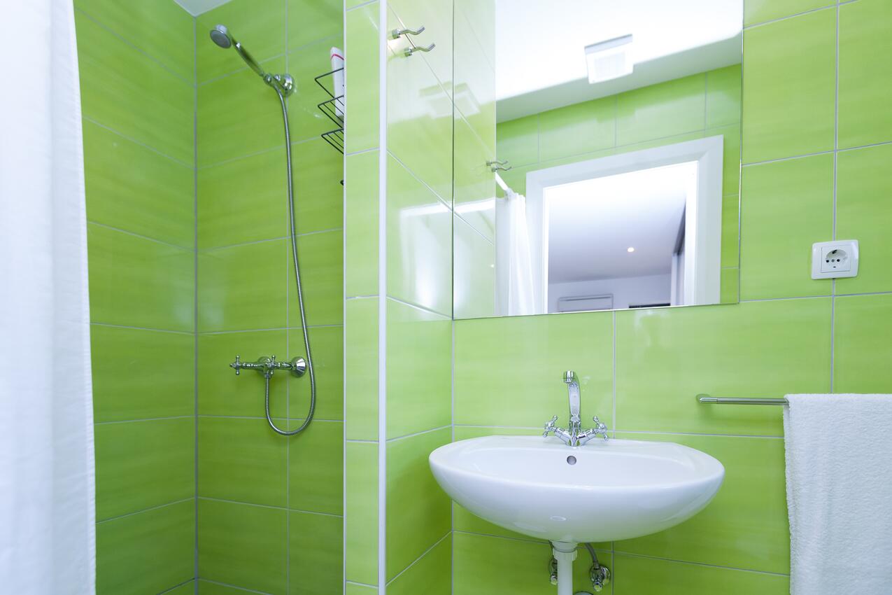 AS-5760-a - Privatni smještaj - Apartmani uz more Bibinje, Zadar