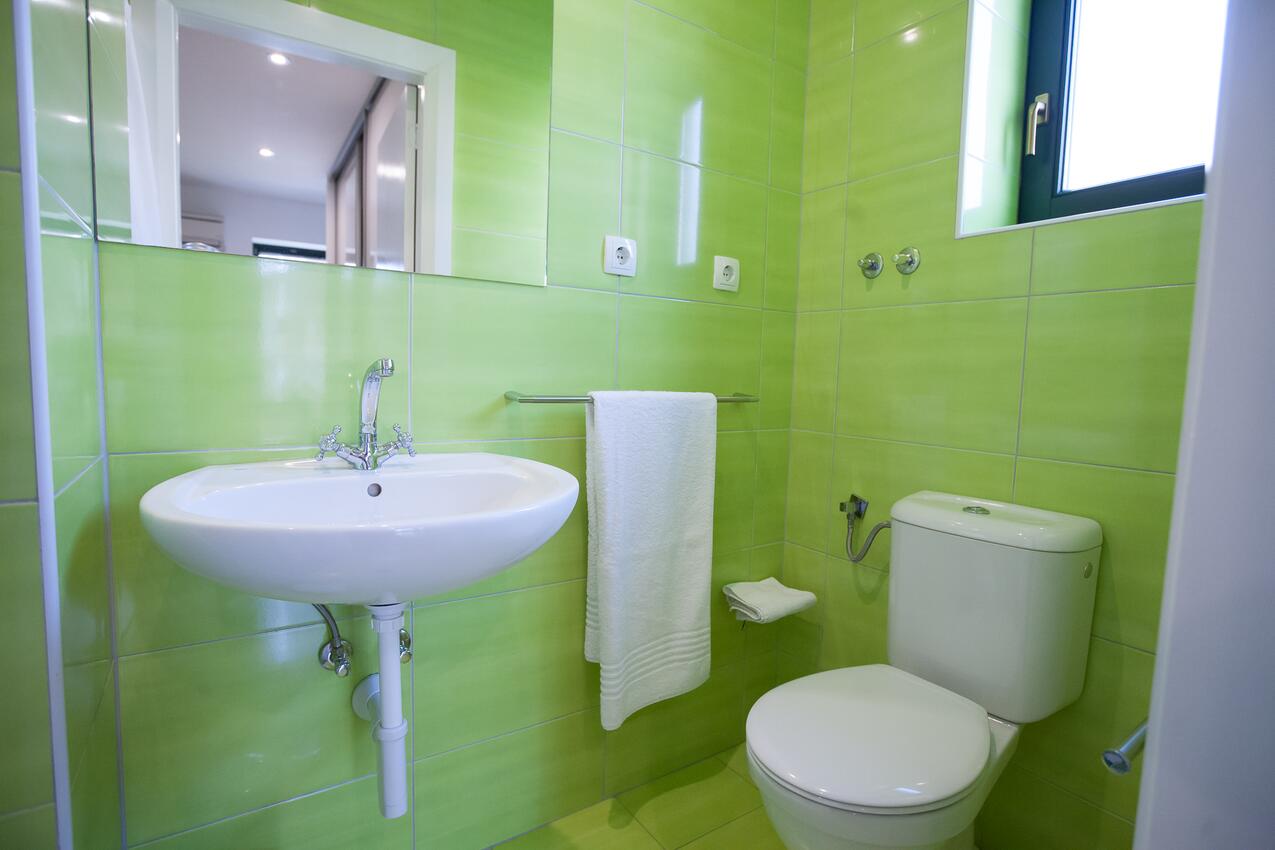 AS-5760-a - Privatni smještaj - Apartmani uz more Bibinje, Zadar
