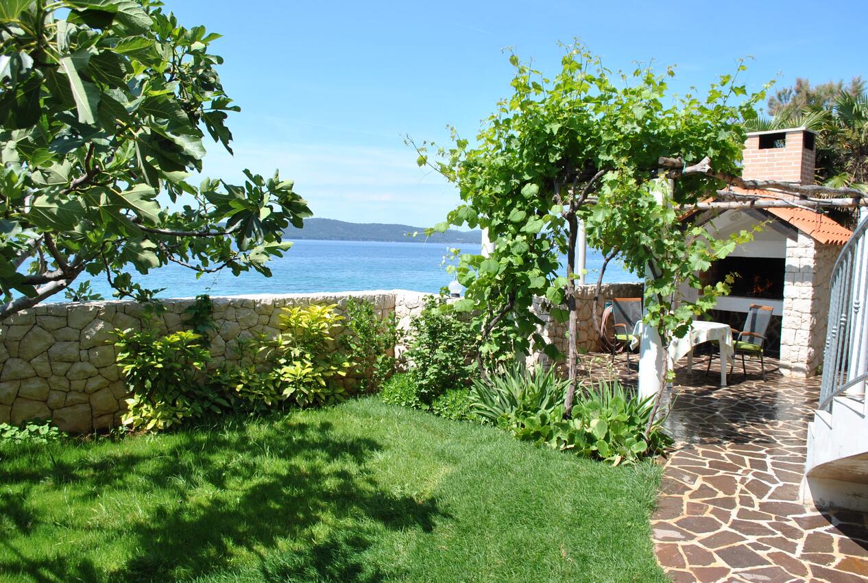 Dvorište - Apartmani uz more Bibinje, Zadar