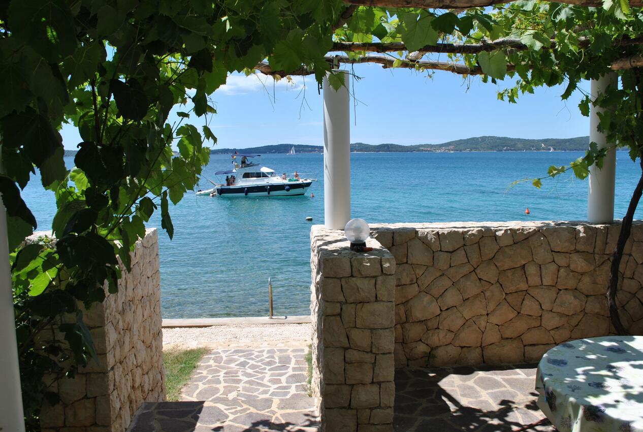 Dvorište - Apartmani uz more Bibinje, Zadar