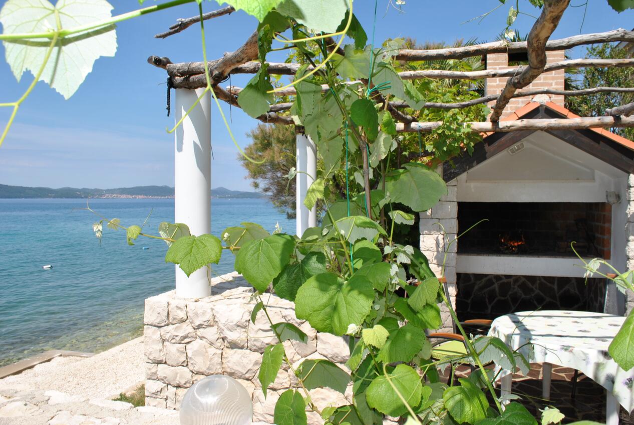Dvorište - Apartmani uz more Bibinje, Zadar