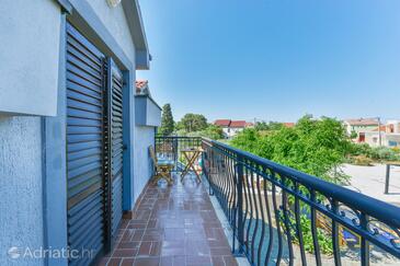 Family-friendly apartments with swimming pool Privlaka, Zadar - 5762