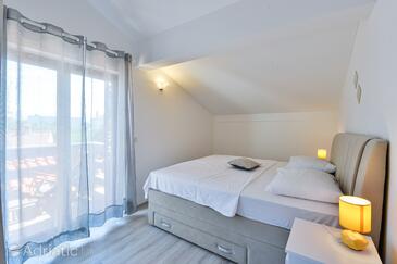 Ferienwohnungen mit Pool für Familien Privlaka, Zadar - 5762