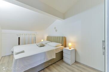 Ferienwohnungen mit Pool für Familien Privlaka, Zadar - 5762