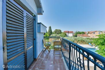 Family-friendly apartments with swimming pool Privlaka, Zadar - 5762