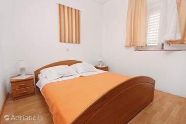 Apartments by the sea Ražanac, Zadar - 5766