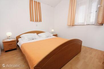 Apartments by the sea Ražanac, Zadar - 5766