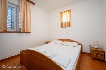 Apartments by the sea Ražanac, Zadar - 5766