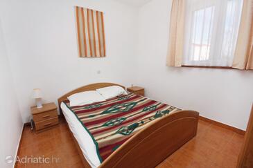 Apartments by the sea Ražanac, Zadar - 5766