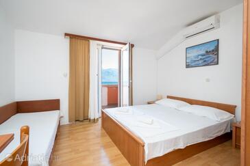 Apartments by the sea Ražanac, Zadar - 5766