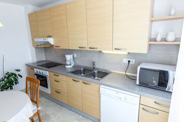 Apartments with parking space Zadar - 5773