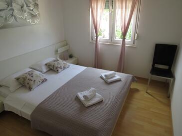 Ferienwohnungen mit Pool für Familien Zadar - Diklo, Zadar - 5774