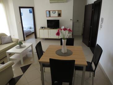 Zadar - Diklo, Sufragerie în unitate de cazare tip apartment, WiFi.