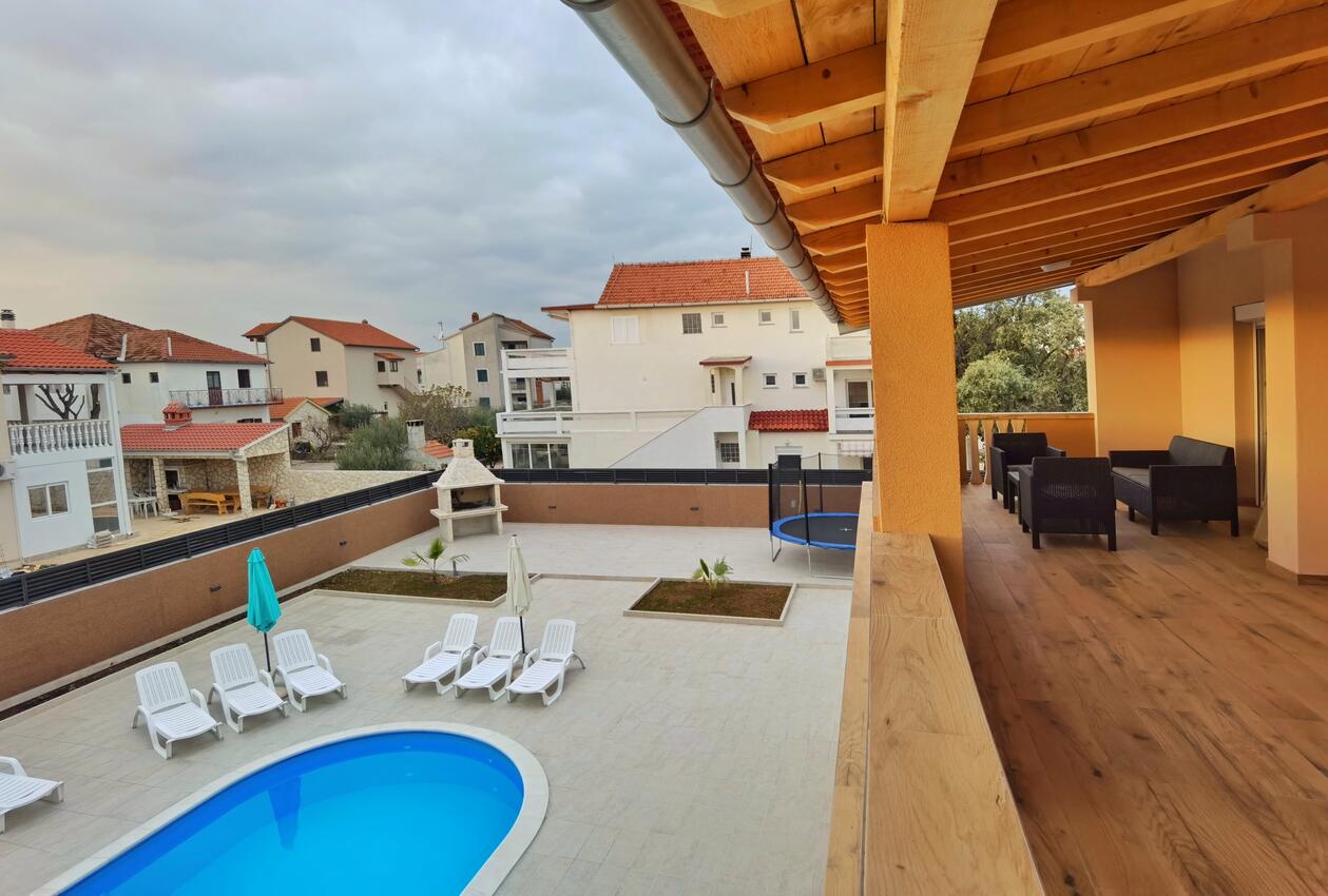 Ferienwohnungen mit Pool für Familien Bibinje, Zadar - 5778