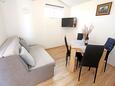 Nin, Jídelna v ubytování typu apartment, s klimatizací, domácí mazlíčci povoleni a WiFi.