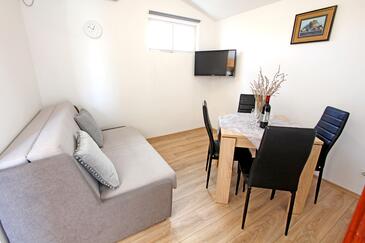 Nin, Jídelna v ubytování typu apartment, s klimatizací, domácí mazlíčci povoleni a WiFi.