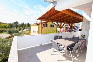 Apartamentos con parking Nin, Zadar - 5797
