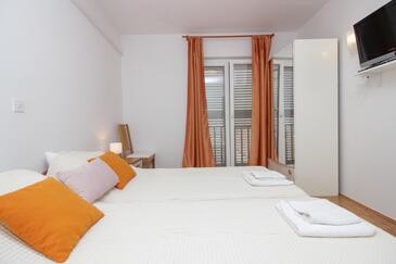 Lejligheder og værelser med parkering Nin, Zadar - 5805