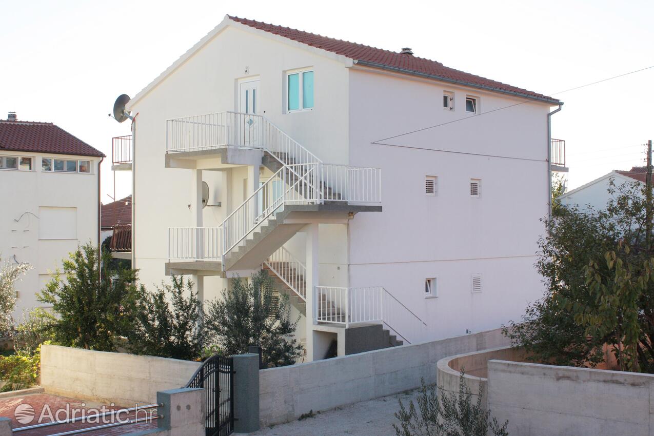 Апартаменти з паркуванням Водіце - Vodice - 5808