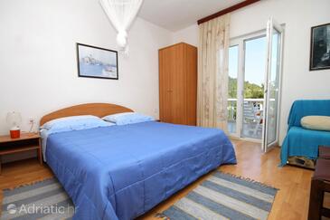 Appartamenti robinsoniani accanto al mare Baia Torac, Lesina - Hvar - 581